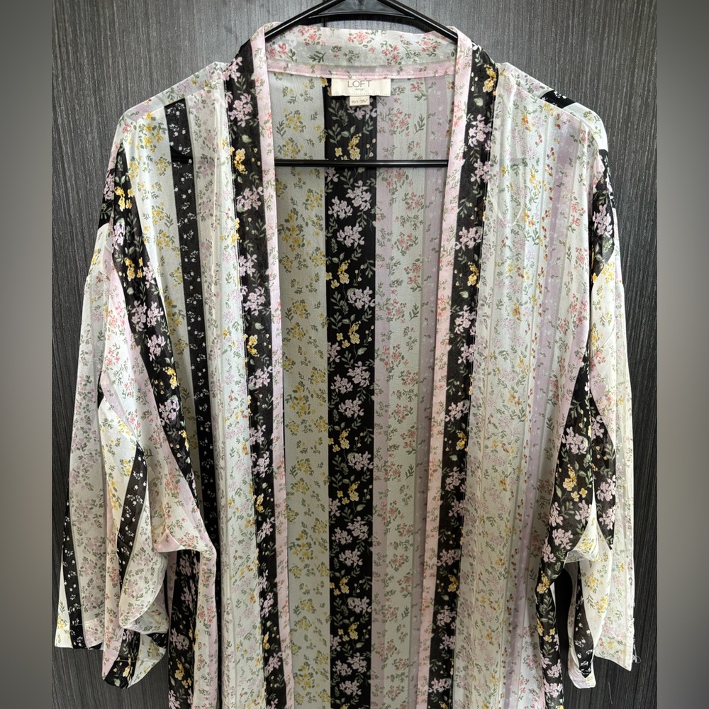 Loft floral kimono style shawl/cover up